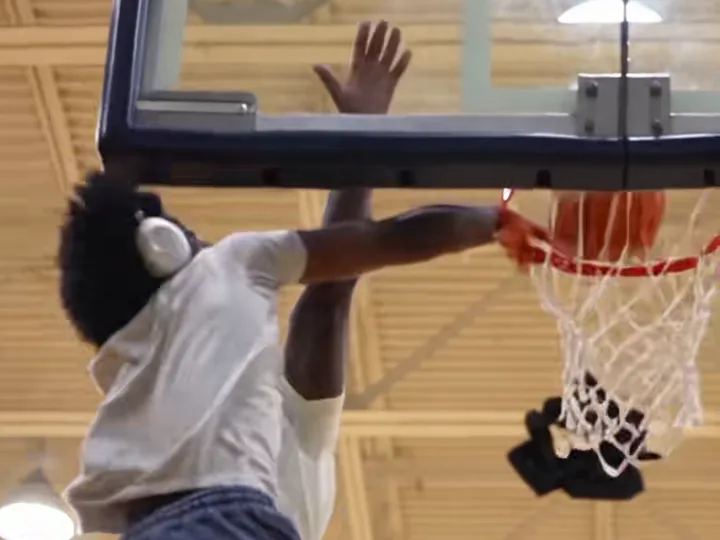 Open Gym Slam: a two-hand slam in a pickup game